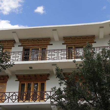 Mentokling Guest House And Garden Restaurant Лех Экстерьер фото