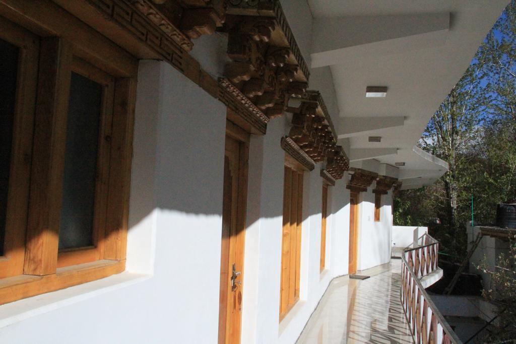 Mentokling Guest House And Garden Restaurant Лех Экстерьер фото