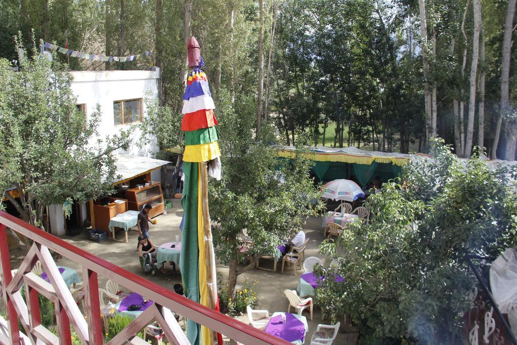 Mentokling Guest House And Garden Restaurant Лех Экстерьер фото