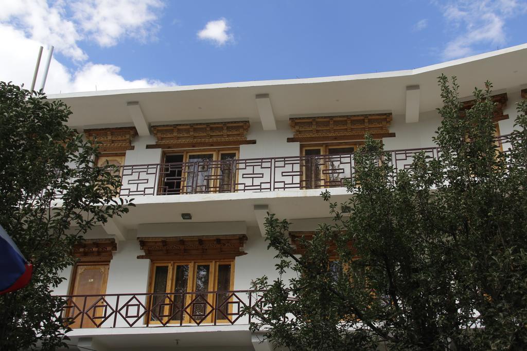 Mentokling Guest House And Garden Restaurant Лех Экстерьер фото