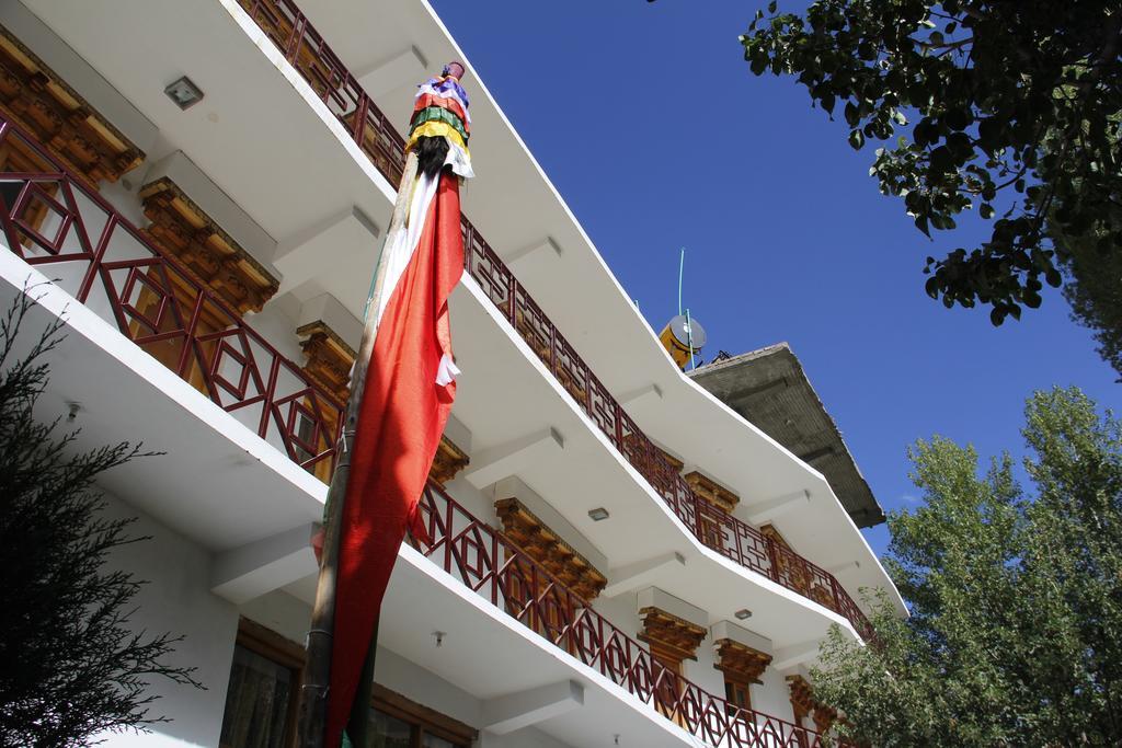 Mentokling Guest House And Garden Restaurant Лех Экстерьер фото