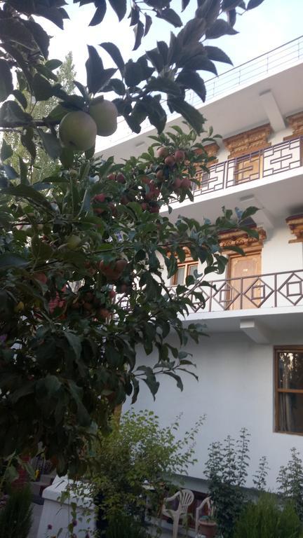 Mentokling Guest House And Garden Restaurant Лех Экстерьер фото